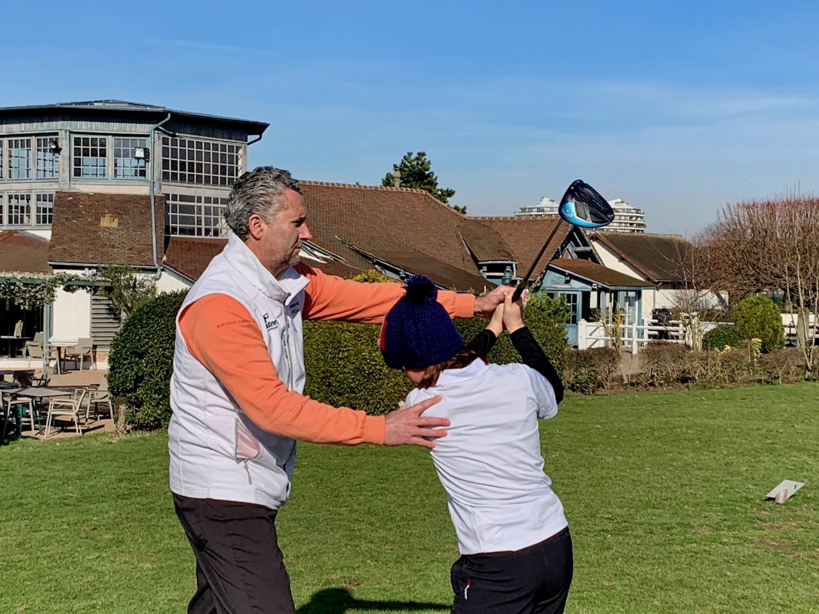 Apprendre à jouer au golf avec un professeur de golf diplomé